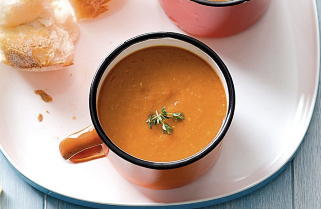 Roast tomat and garlic soup